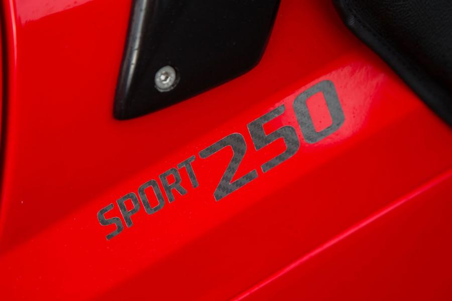 Логотип Westfield Sport 250 2016 года  (фото 9 из 17)